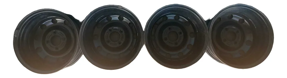 Jogo com 4 rodas de ferro originais Ford, retiradas de Fiesta Class, Trail ou Supercharger. Produto usado, revisado, sem trincas ou amassados, pronto para montagem. Ideal para reposição com qualidade e procedência.